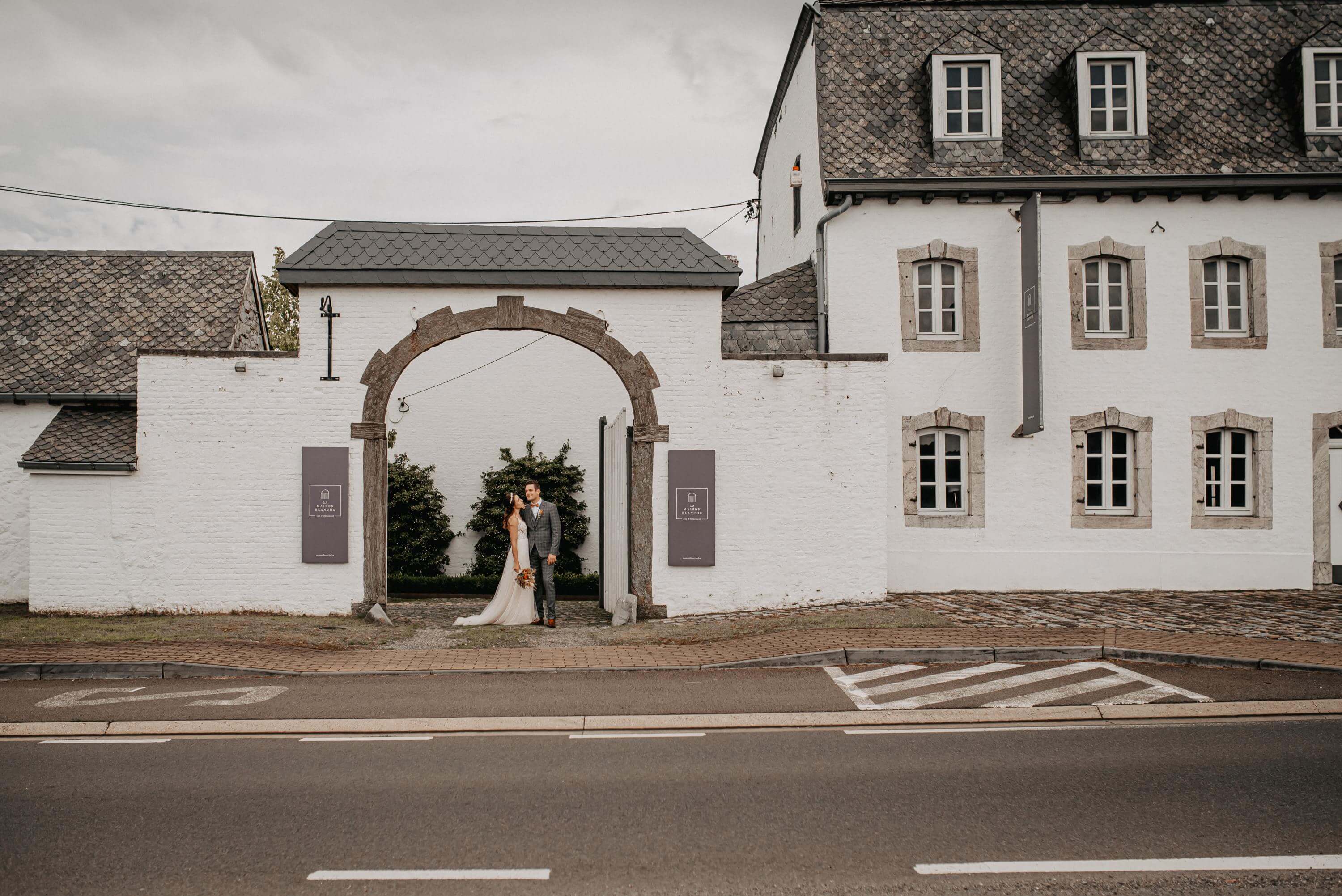 Photo with details of Hochzeit Paarshooting Boho La Maison and Blanche of category Hochzeit