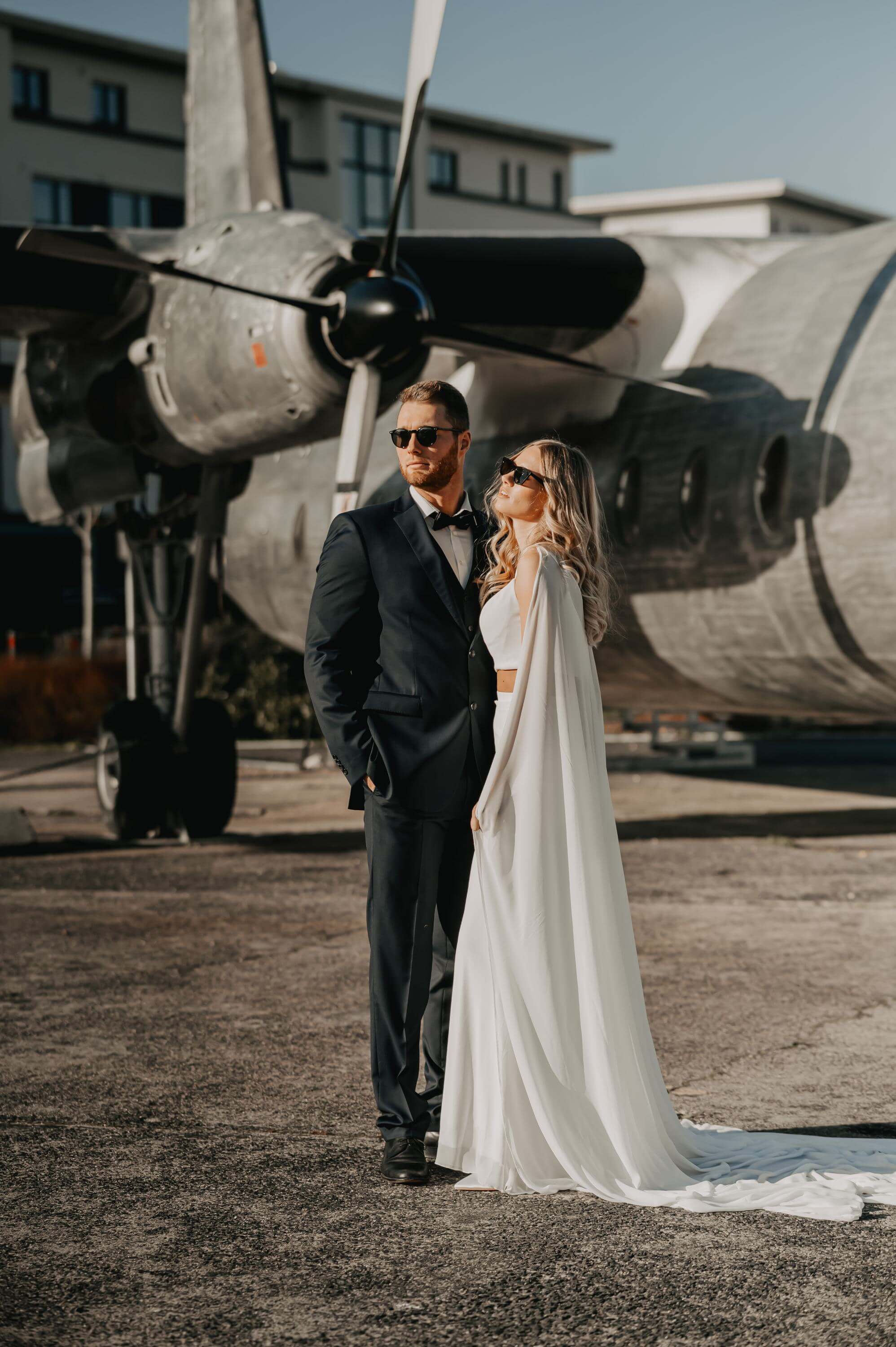 Foto mit Details zu Hochzeit Modern wedding Flughafen Koeln und Flugzeug der Kategorie Hochzeit