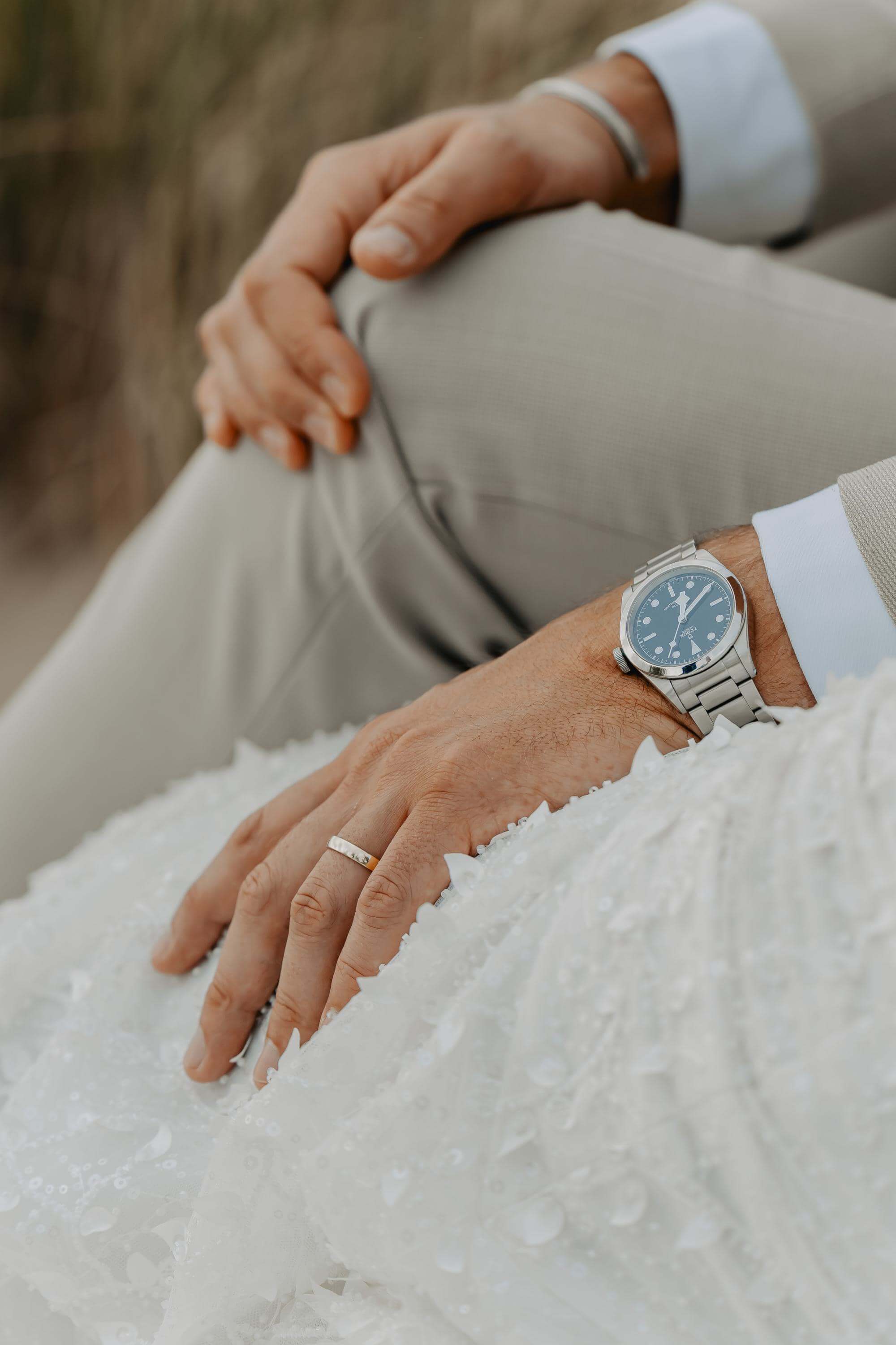 Hochzeit Strandhochzeit Paarshooting Portraitfotos Sand Duenen Meer und Brautpaar Foto mit Details zu Hochzeit Strandhochzeit Paarshooting Portraitfotos Sand Duenen Meer und Brautpaar der Kategorie Hochzeit